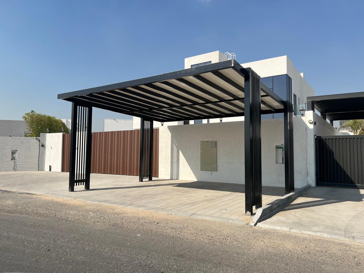 Steel Car Parking Shade for Villas in Dubai | High Quality Carport Price 3000